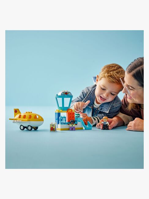 LEGO DUPLO Town 10443 Första gången på flygplatsen