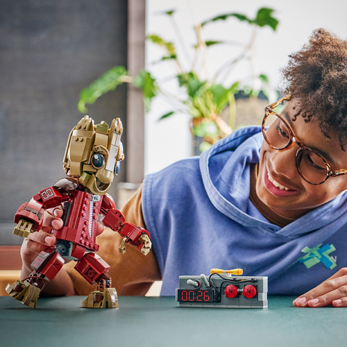 LEGO Super Heroes 76341 Groot i Ravager-kläder