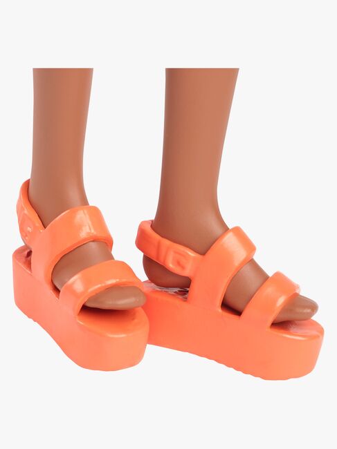 Barbie Fashionista Docka i Rutig Klänning