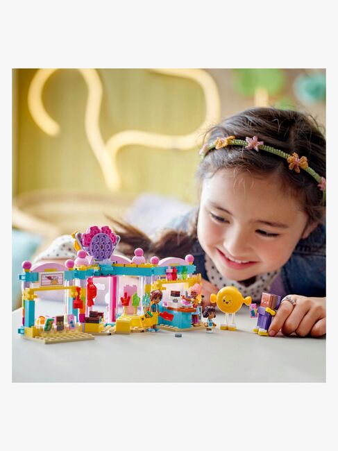 LEGO Friends 42649 Heartlake Citys godisaffär