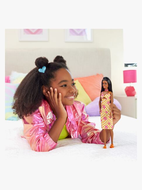 Barbie Fashionista Docka i Rutig Klänning