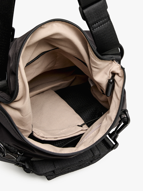 BM-701001-BLACK-4754_3a.jpg