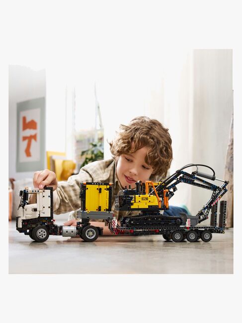 LEGO Technic 42175 Volvo FMX lastbil & EC230 elgrävmaskin