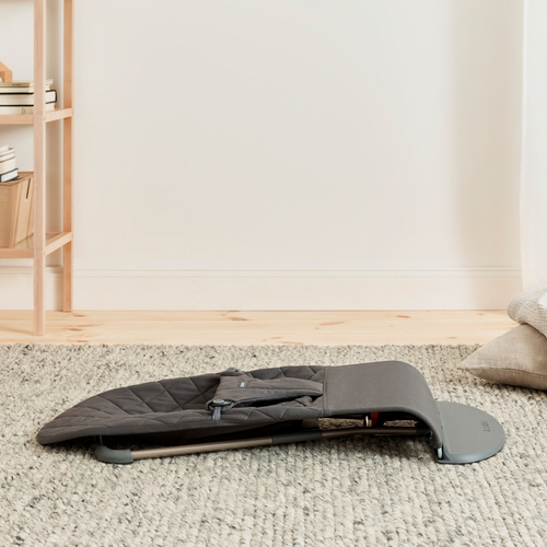BabyBjörn Bliss Babysitter Vävd Klassisk Quilt, Antracitgrå