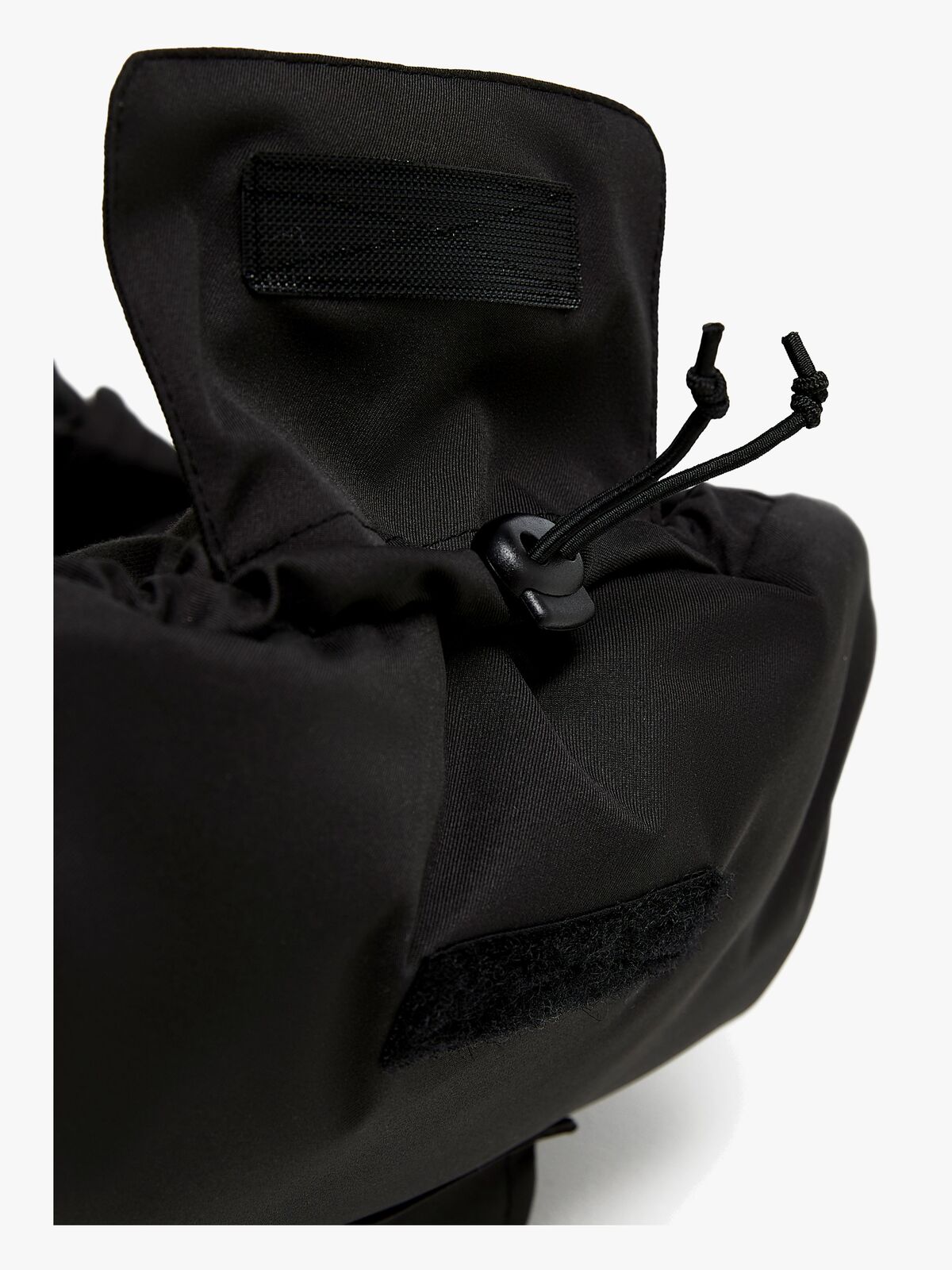 1956384_BM-ErgoFootmuff-BLACK-1882_3c.jpg