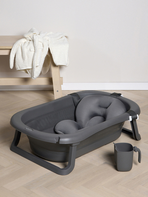 Beemoo CARE Assist Badebalje inkl. Badestøtte & Skyllekanne, Deep Grey