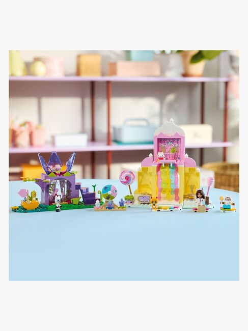 LEGO Gabby's Dollhouse 11205 Karamellberget & katträdgården