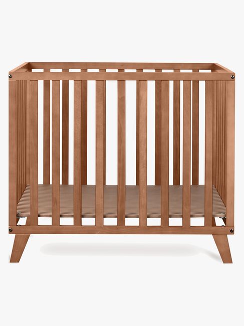 Quax Alix Lekhage, Walnut