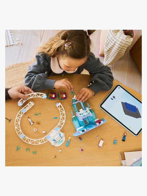 LEGO Disney Princess 43281 Elsas ispalats och snöäventyr