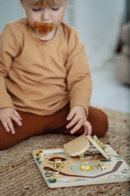 Small Foot Motorikbräda med Lås, Safari