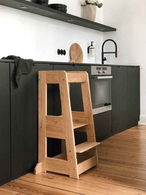 tiSsi Hjälpa Till Pall, Oak