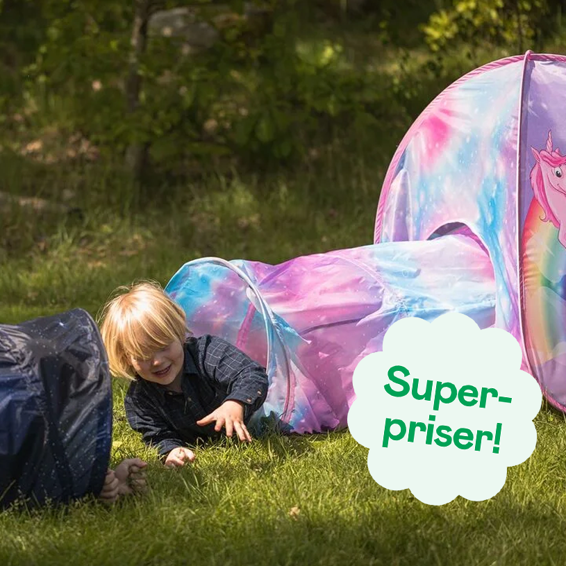 Barn leker i färgglad lektunnel och tält ute i gräset. Text: ”Superpriser!”.