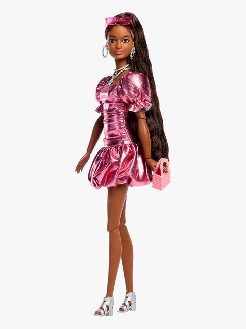 Barbie Deluxe Style Docka i Rosa Klänning