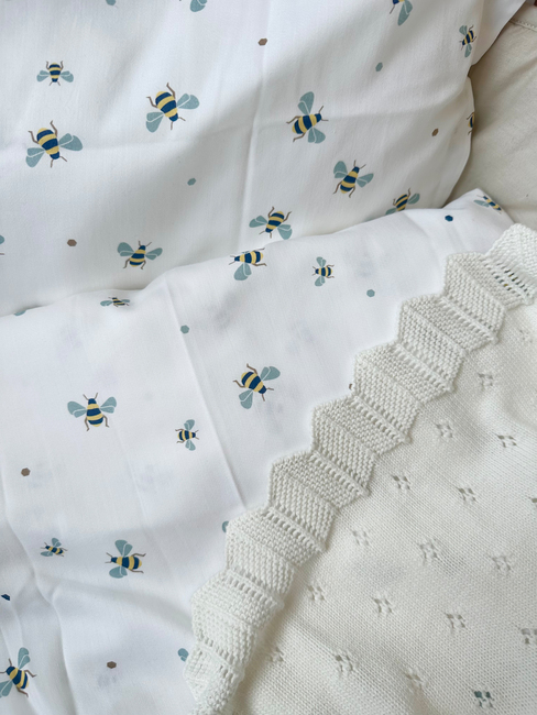 Vanilla Copenhagen Bäddset Baby 70x80, HoneyBee Happy