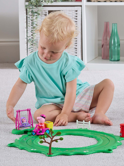 Greta Gris Whizz Around Lekset Swing & Sway Evie 8524-1791_4b.jpg