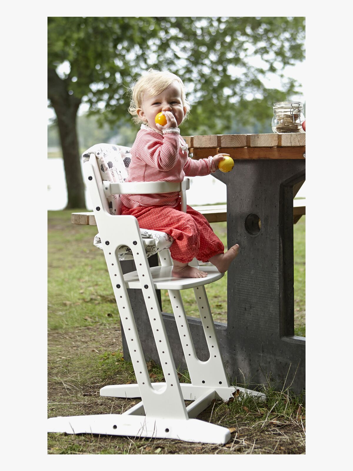 BabyDan_Danstolen_2013_Vit_inkl_Bygel_och_Rem_4e.jpg