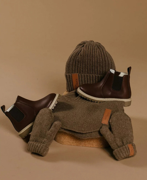 BabyMocs Stickade Vantar, Greige VantarAW25-Greige-4610_4d.jpg