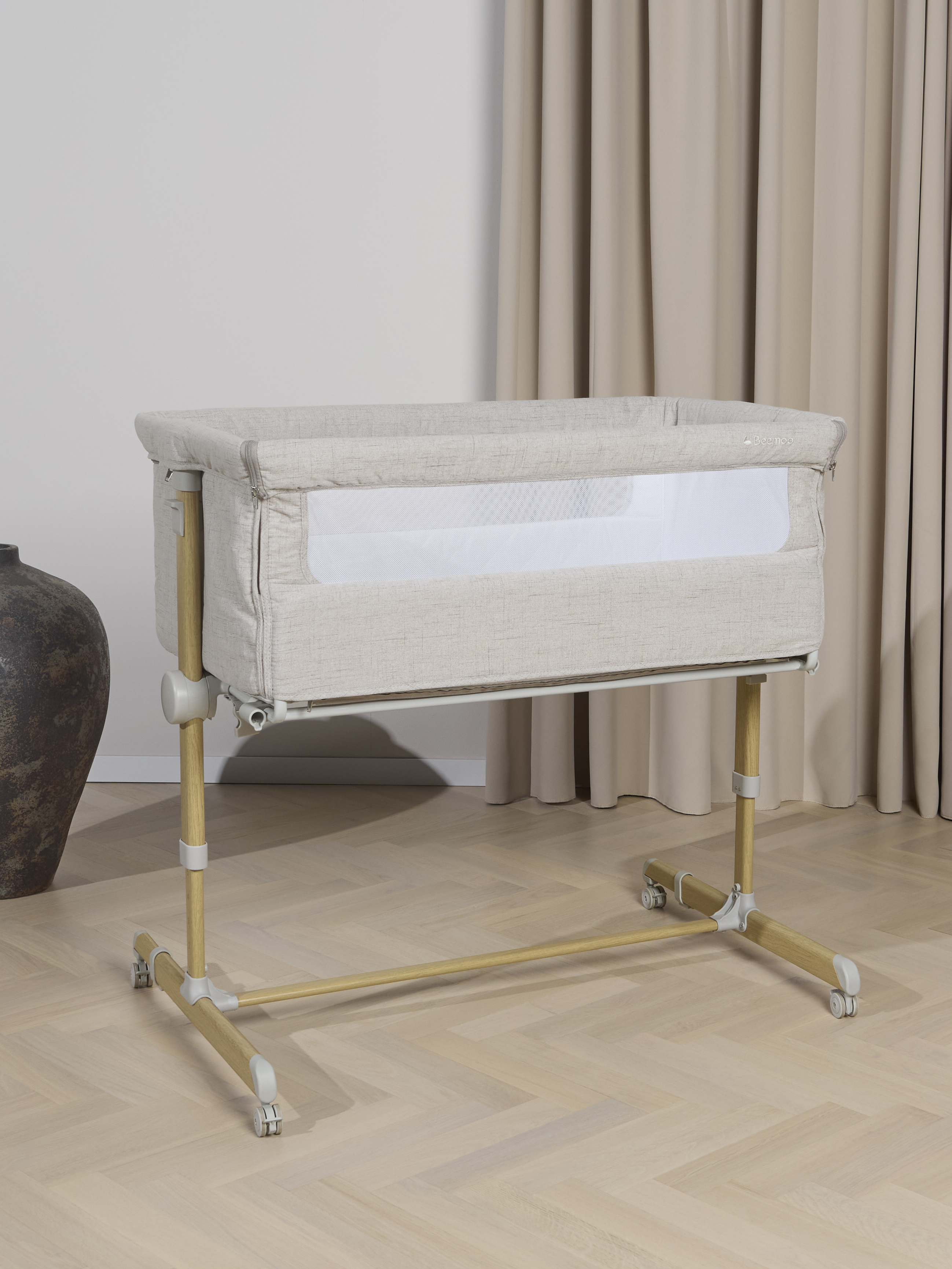 Beemoo CARE Calm Bedside Crib, Light Grey