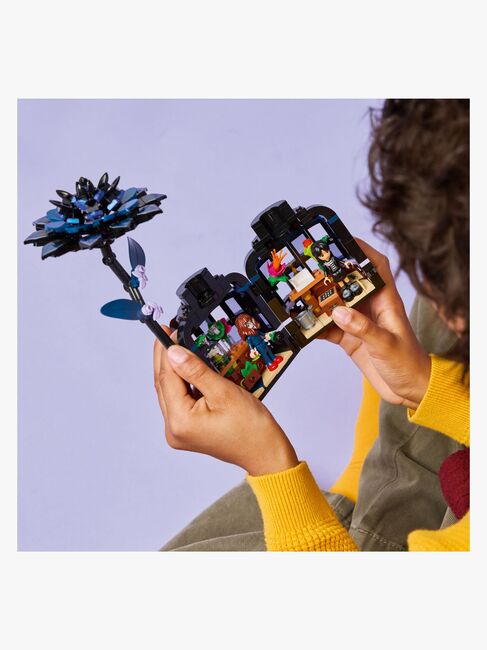 LEGO Wednesday 76784 Svart dahlia