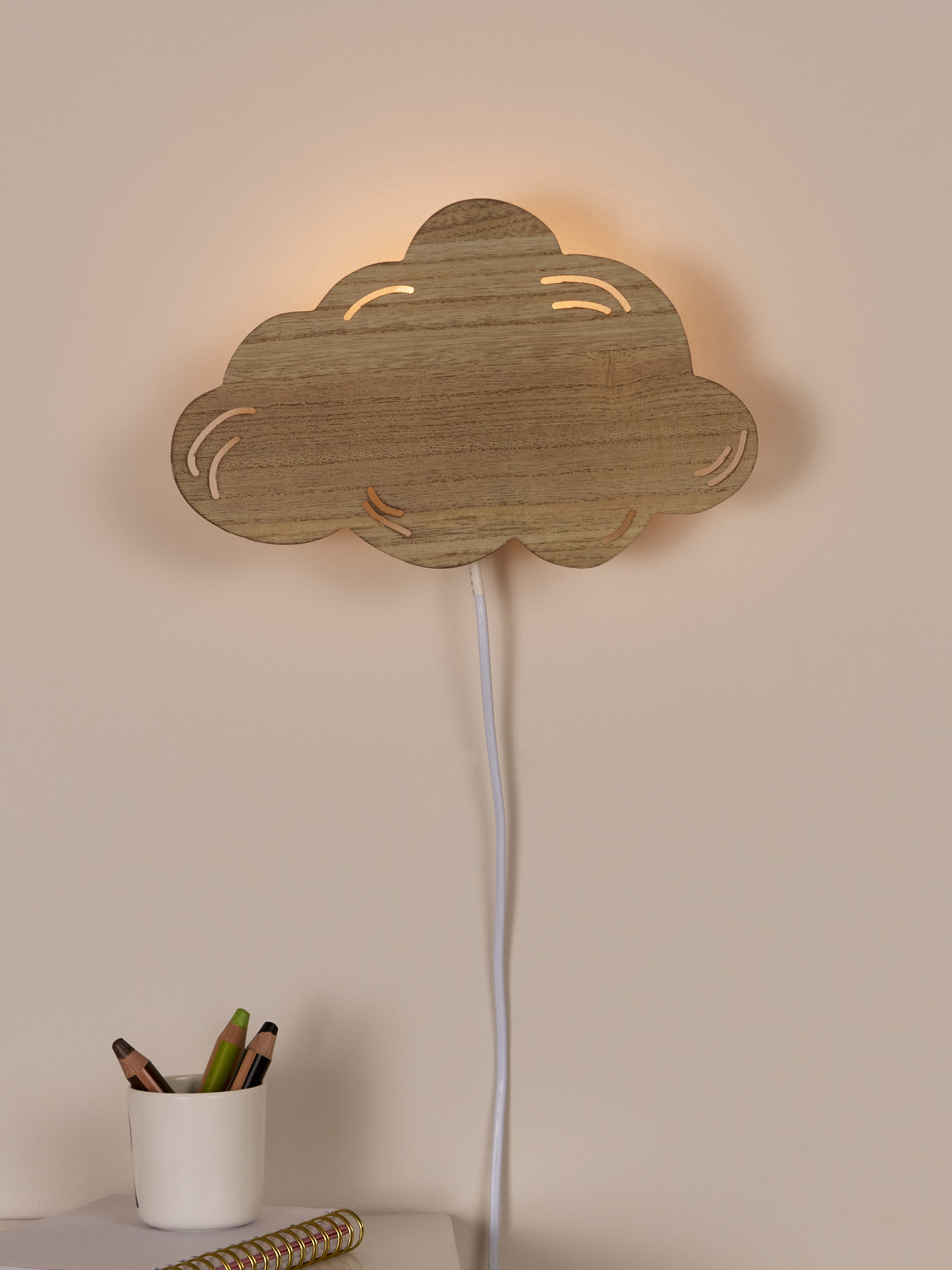 Alice &  Fox EMBLA V&auml;gglampa Moln, Natural Wood, Barnrum