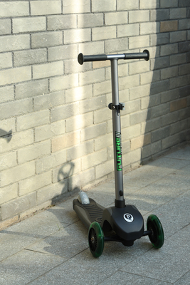 QPlay Future Eco 3-rädriger Tretroller, Grün