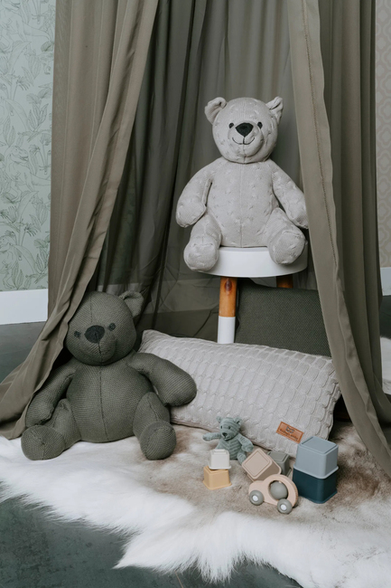 Baby's Only Sänghimmel, Khaki