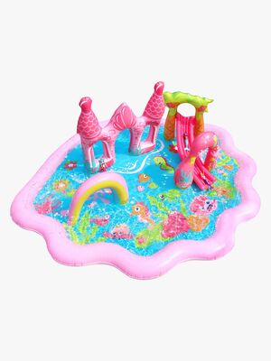 Banzai Wasserpark mit Meerjungfrauen-Puppen