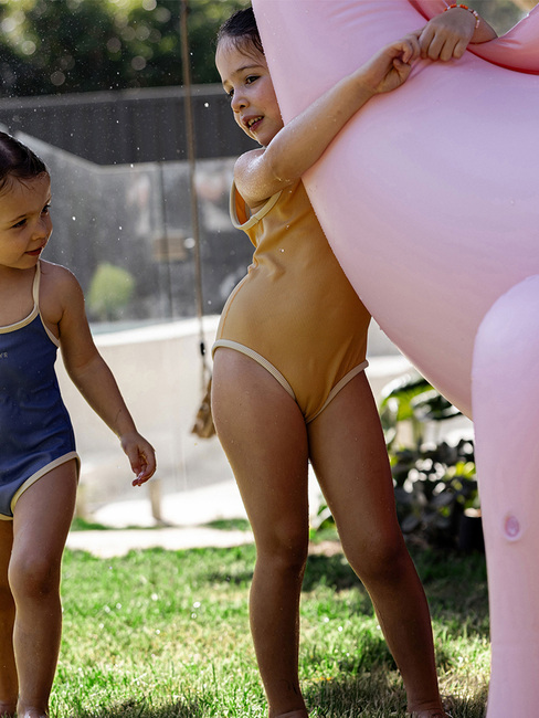 SUNNYLiFE Giant Dino  Uppblåsbar Sprinkler, Into the Wild Pink