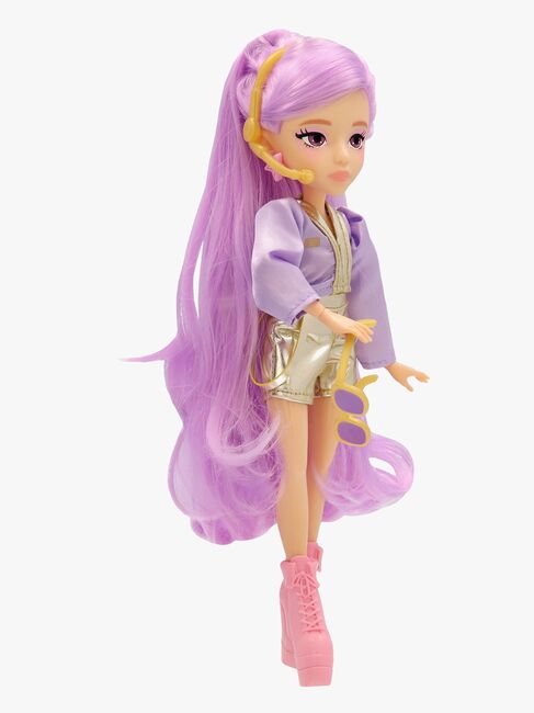 K-POP idol Modedocka Nari