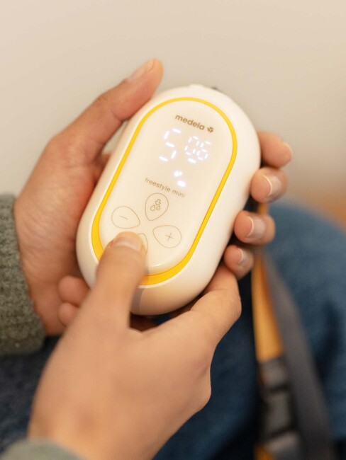 Medela Freestyle Mini Hands-Free Elektrisk Bröstpump Dubbel 101047775-1117_4b.jpg
