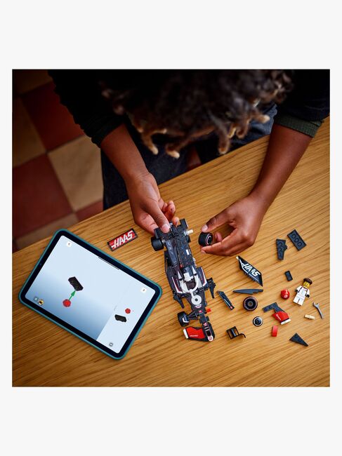 LEGO Speed Champions 77250 MoneyGram Haas F1 Team VF-24 racerbil