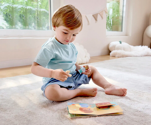 Hape Sagobok med Lekset The Dog's New Friend