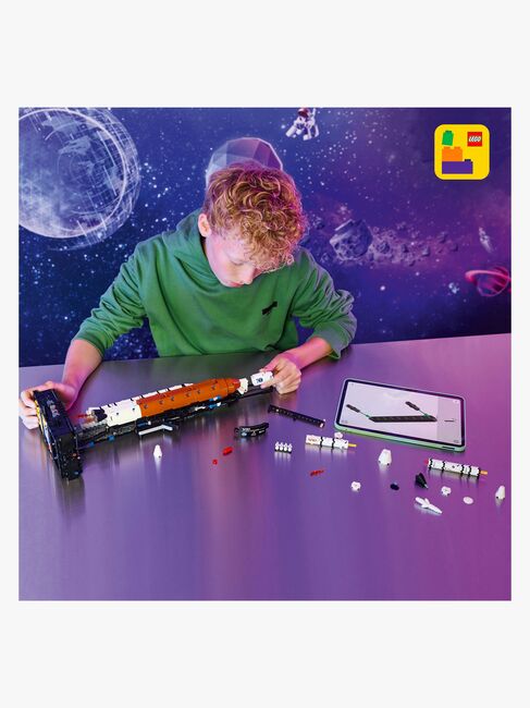 LEGO Technic 42221 NASA Artemis Space Launch System raket