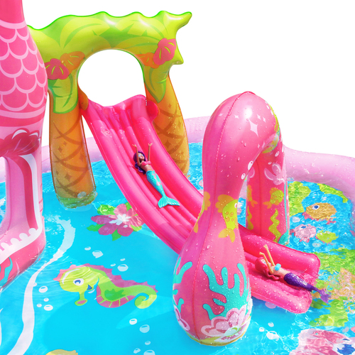 Banzai Vattenlekpark med Sjöjungfrudockor