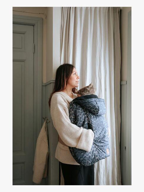 Elodie Details Cosy Cover Överdrag för Bärsele, Le Leopard 5072020-1434NA-1526_4a.jpg