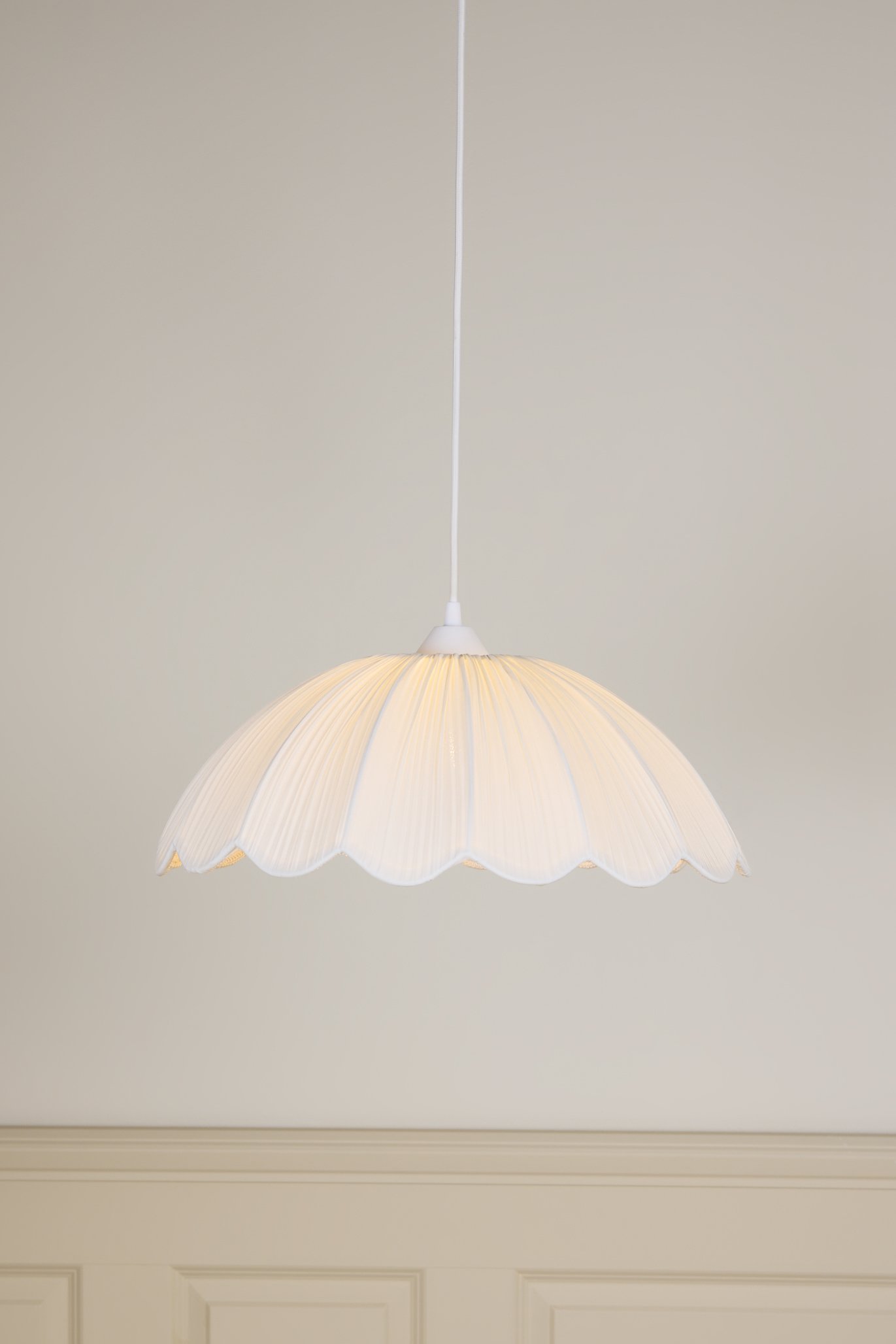 Alice &  Fox Ballerina Lampsk&auml;rm, Cream White