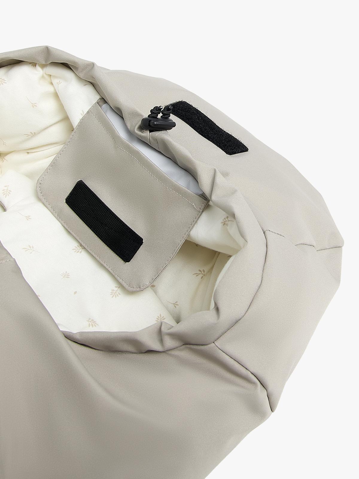 BM-MiniFootmuff-BEIGELEAF-1882_3c.jpg