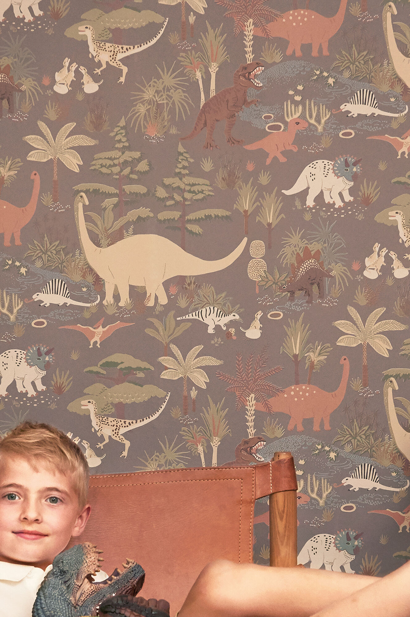 Majvillan Tapet Dinosaur Vibes, Evening Grey