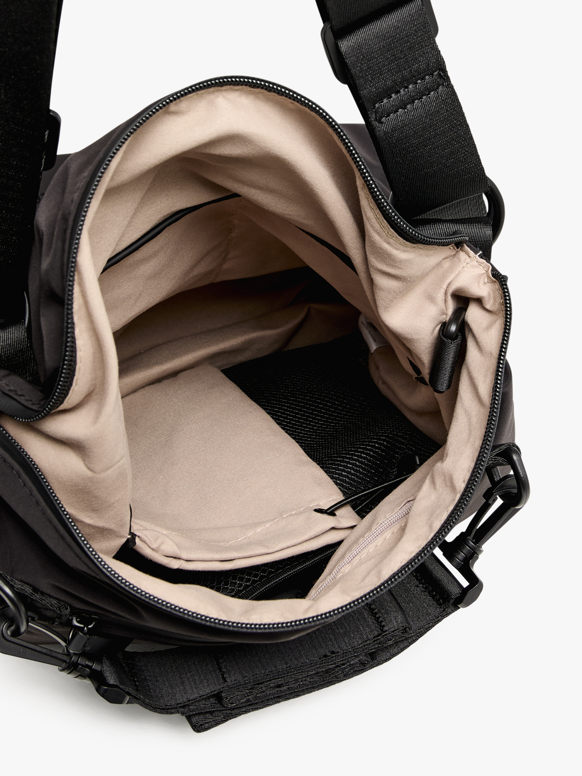 BM-701001-BLACK-4754_3a.jpg
