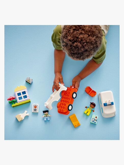 LEGO DUPLO Town 10447 Ambulans och förare