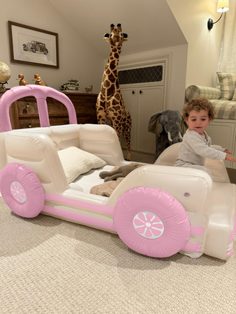 SUNNYLiFE  Uppblåsbar Barnsäng, Summer Van Candy