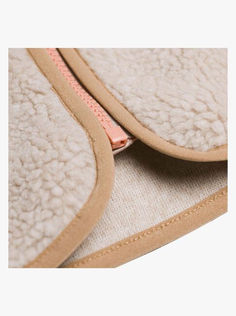 Viking x Kenza Pilejacka, Sand