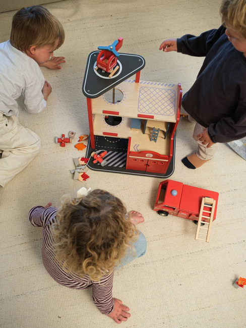 Egmont Toys Mini Friends Brandstation XL Med Tillbehör EG511189-1423_4d.jpg