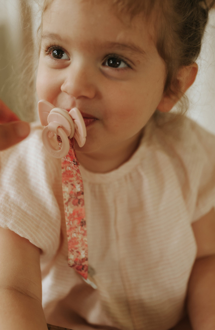 Elodie Napphållare Trä, River Rose