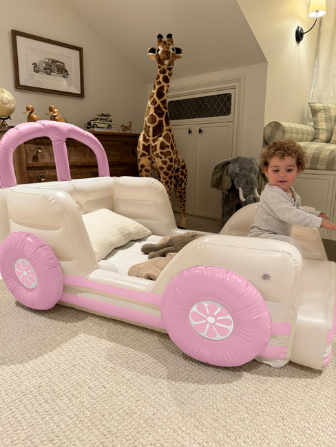 SUNNYLiFE  Uppblåsbar Barnsäng, Summer Van Candy