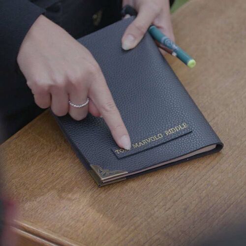 Harry Potter Tom Riddle's Diary Skrivbok Med Penna Och Ficklampa WS-1025-1915_3b.jpg