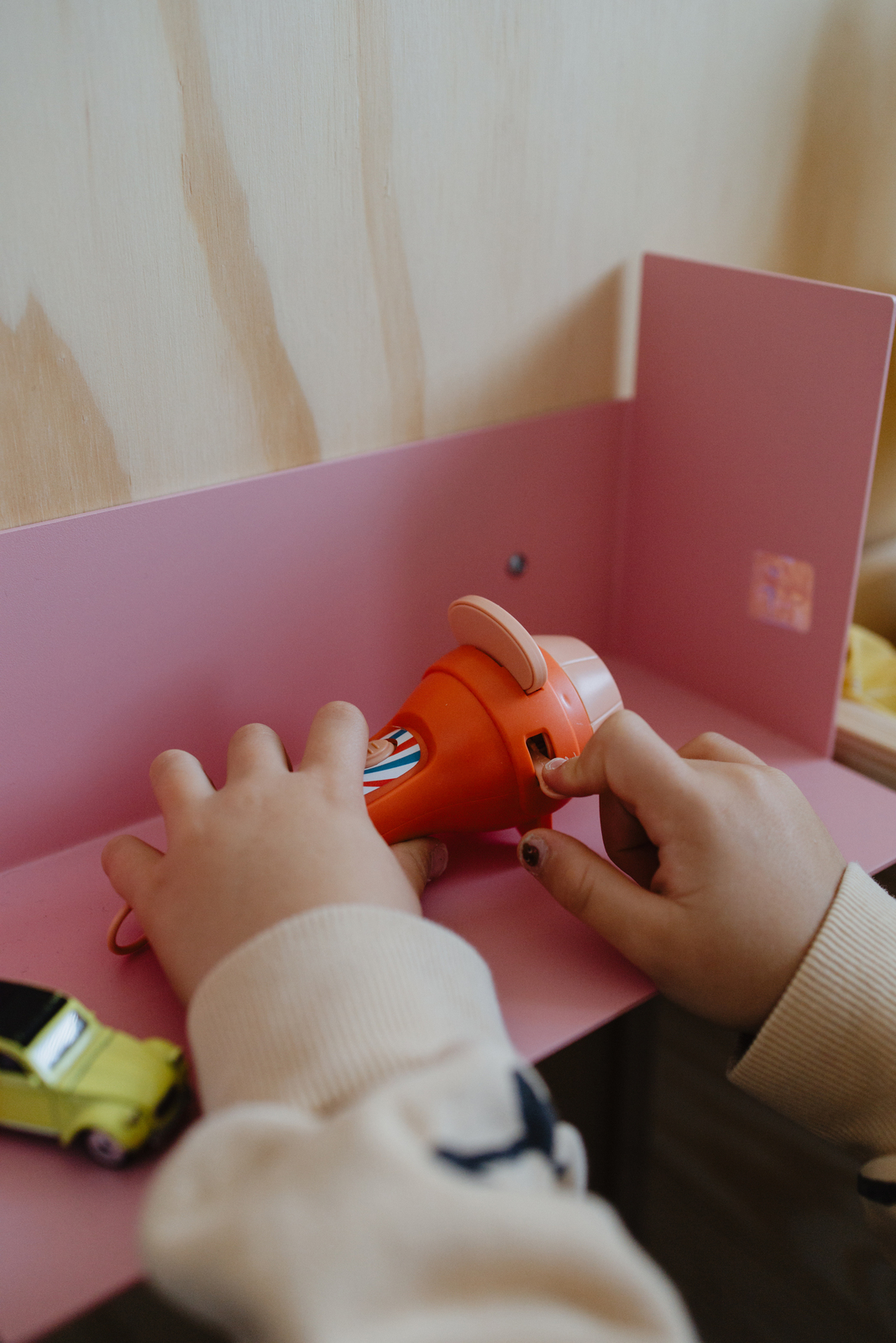 KIDY-SLIDE-CI-4623_4c.jpg