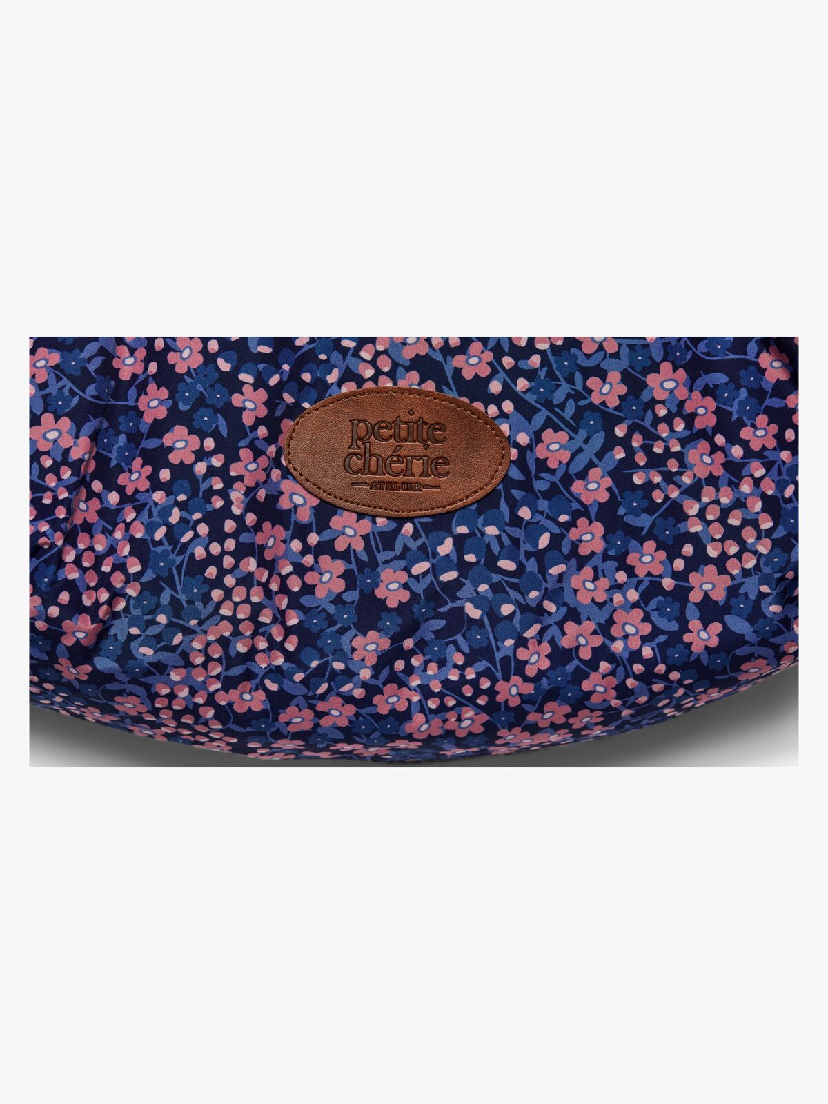 PC-ESSENCE-FLOWERS-PF-MEDIEVAL-BLUE-2879_4c.jpg
