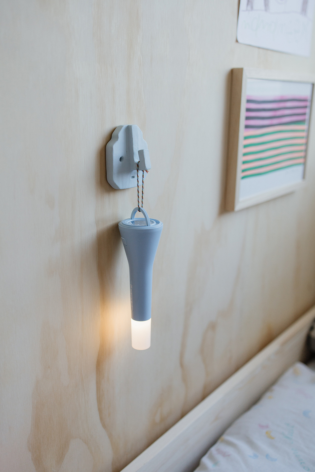 FLASH-LIGHT-BU-4623_4a.jpg