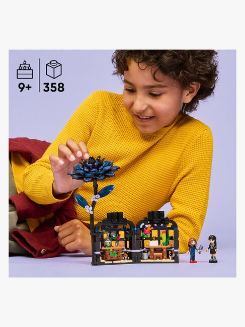 LEGO Wednesday 76784 Svart dahlia